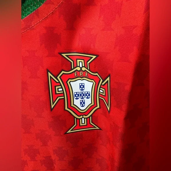 Nike Portugal 2004 Reissue Soccer Jersey BRAND NEW w/Tags (Men’s Size Large) - Picture 4 of 6